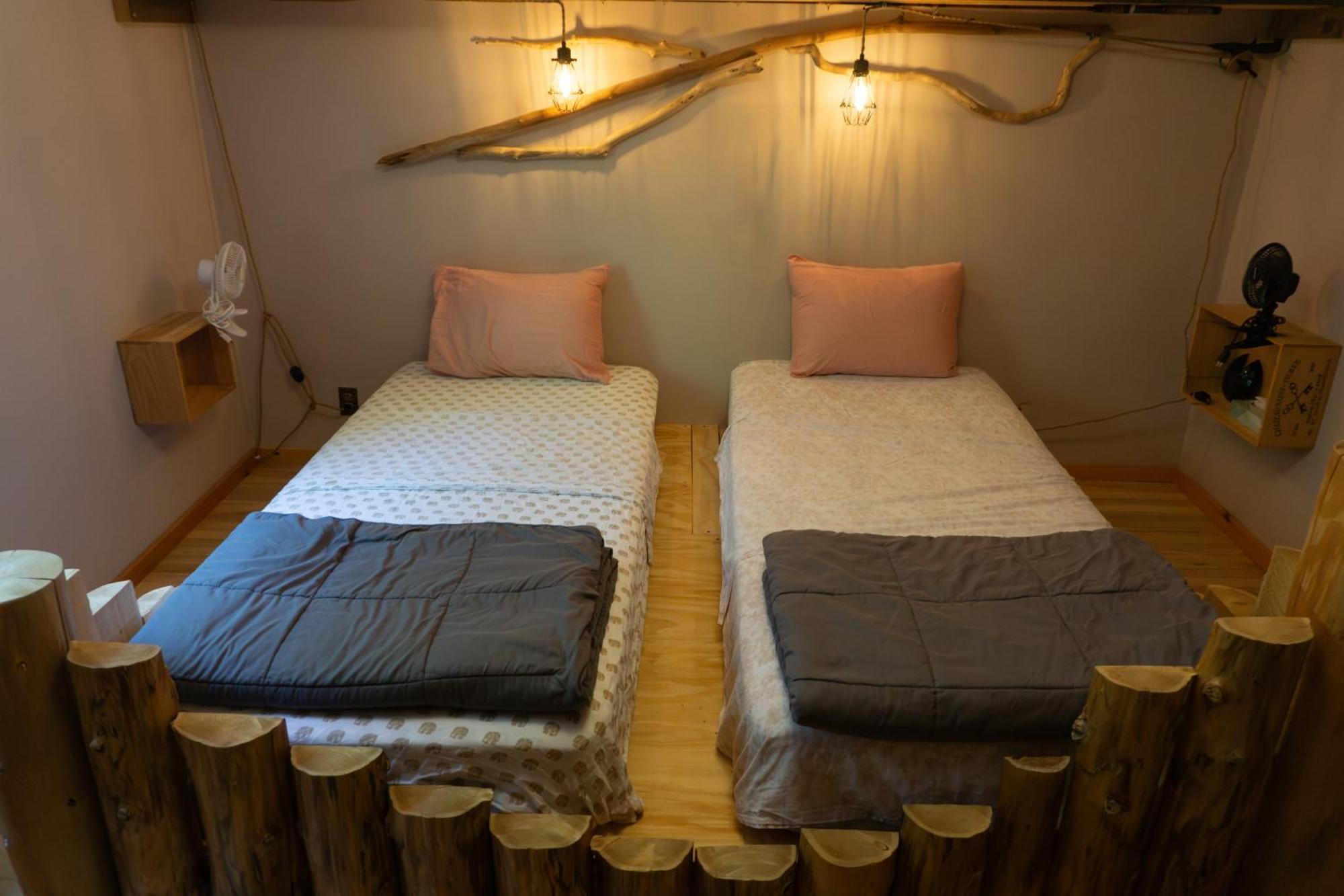 Llama House Adk Wevertown Bagian luar foto